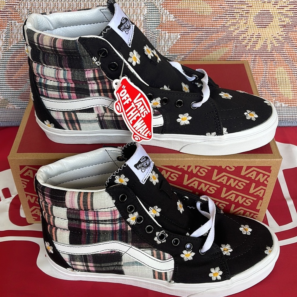 Vans WMNS Sk8-Hi
Floral Plaid Patchwork
VN0A7Q5NUUW
 sneakers - Picture 2 of 16